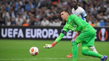 Muslera’dan gençlere övgü