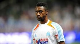 N'Koulou imzayı attı