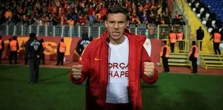 Poldi’den ilginç paylaşım