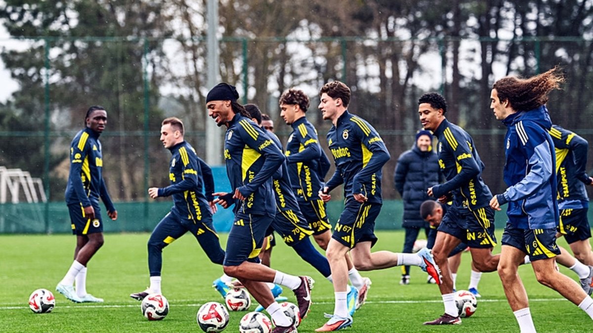 Fenerbahçe'nin kamp kadrosu açıklandı!