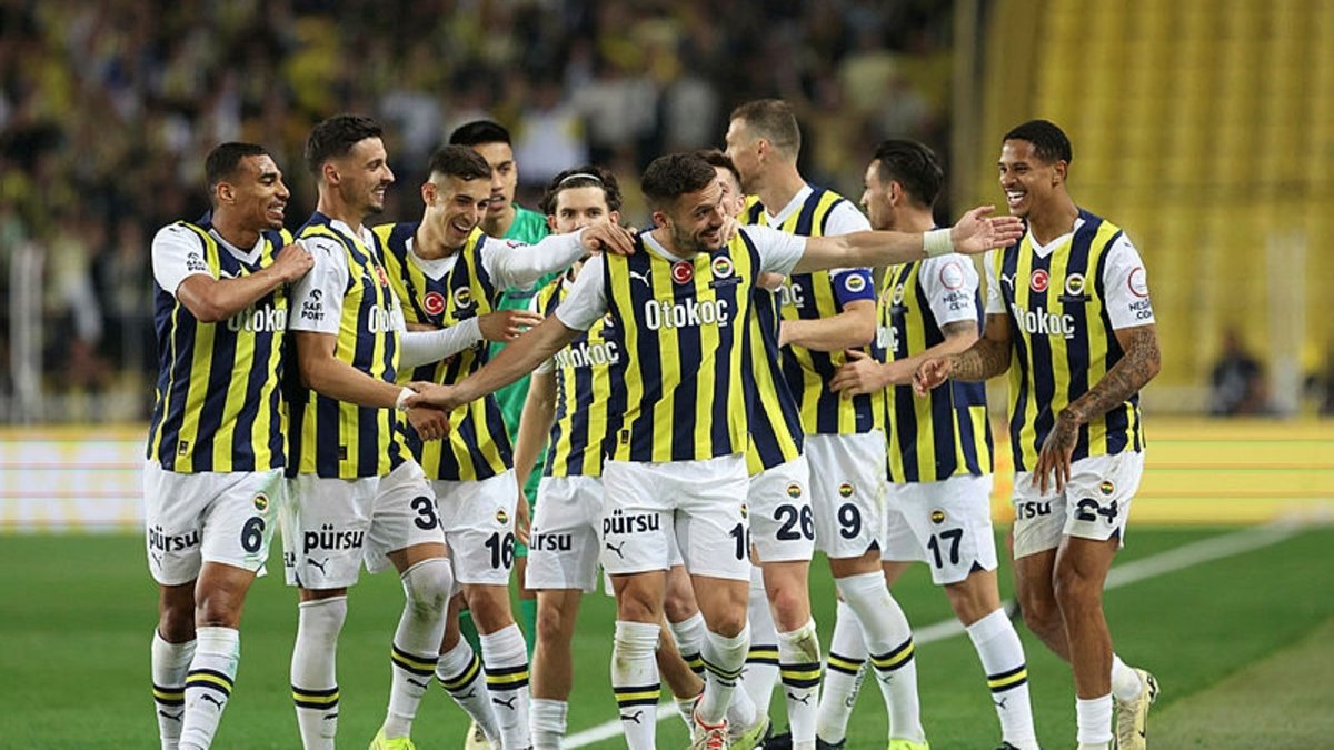 Fenerbahçe'de o yıldızlar karar değiştirdi! Tek bilinmez Szymanski Fenerbahçe'de o yıldızlar karar değiştirdi! Tek bilinmez Szymanski