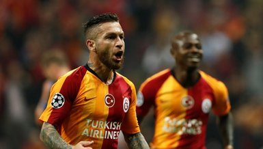 Adem sahada Erencan kenarda