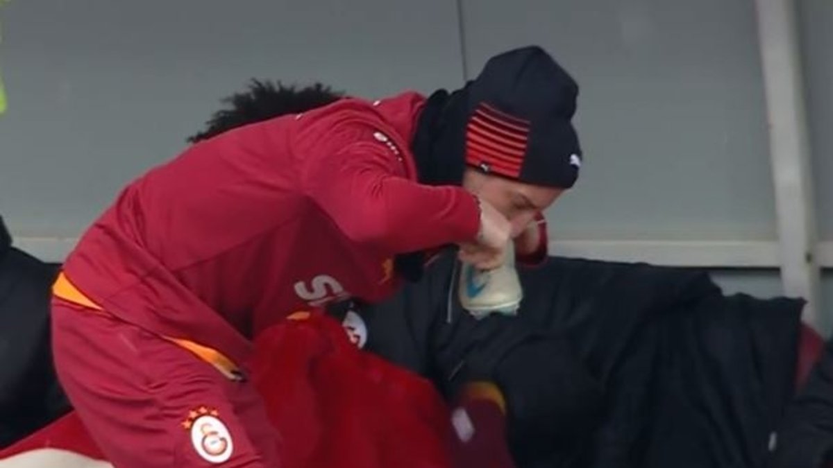 Geosis Boluspor - Galatasaray maçında ilginç anlar! Dries Mertens... Geosis Boluspor - Galatasaray maçında ilginç anlar! Dries Mertens...