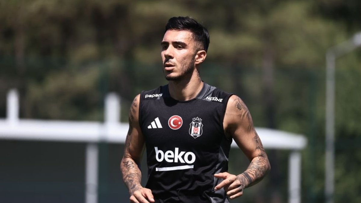 Emirhan Topçu Beşiktaş'ta ilk antrenmanına çıktı.