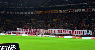 Galatasaray tribünlerinden anlamlı pankart