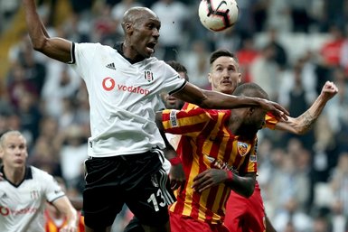 Atiba: Fenerbahçe ve Galatasaray bir adım önde!