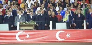 Davutoğlu da maça geldi