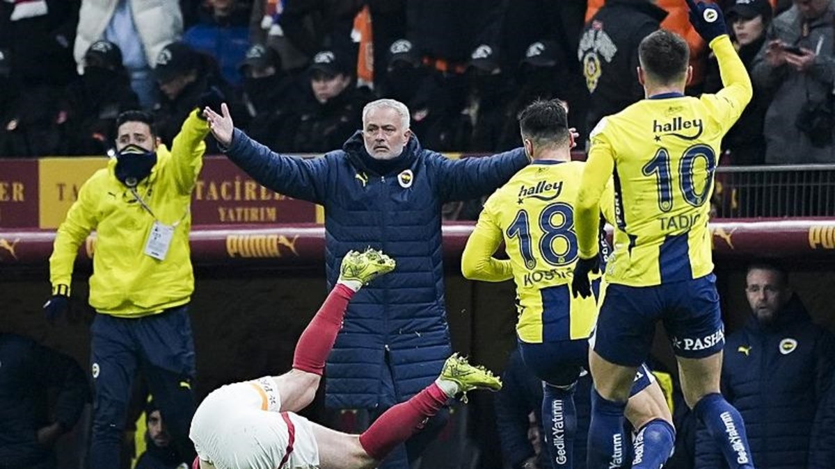 Fenerbahçe'den Galatasaray derbisi sonrası Mourinho açıklaması! Fenerbahçe'den Galatasaray derbisi sonrası Mourinho açıklaması!