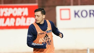 Mesut Özil'den Sinan Gümüş'e: Pardon kardeşim