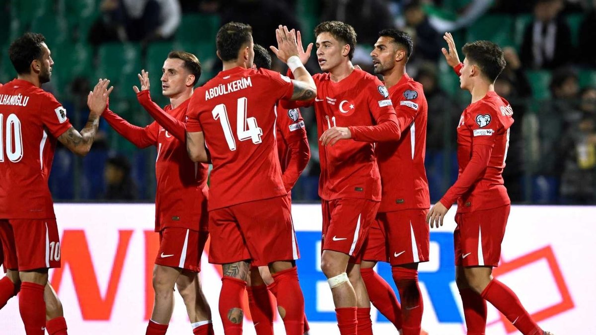 Fenerbahçe ve Galatasaray milli yıldız için devreye girdi!