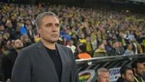 Ersun Yanal tribünde
