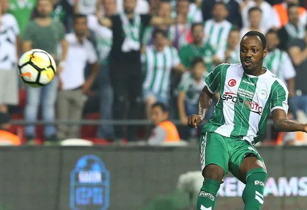 Konyaspor'da Abdou Razack Traore'nin ayağı kırıldı - 1
