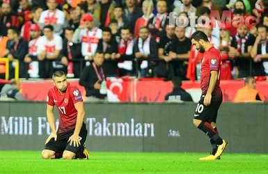 Galatasaray’dan Burak Yılmaz ve Arda Turan’a gönderme