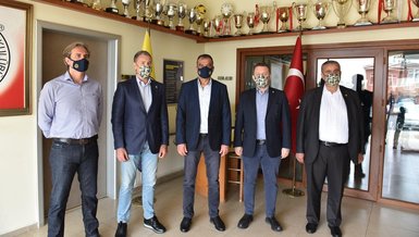Fenerbahçe Futbol Akademi'de devir teslim töreni yapıldı