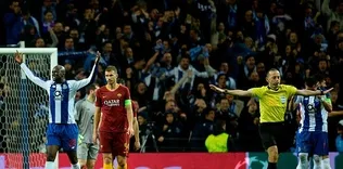 Cüneyt Çakır’ın maçında gerginlik! İşte o anlar...