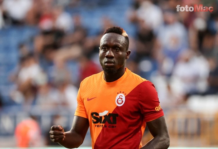 SPOR HABERİ - Galatasaray'ın yıldızı Mbaye Diagne 7 milyon TL'lik oyuncağıyla sokaklarda!