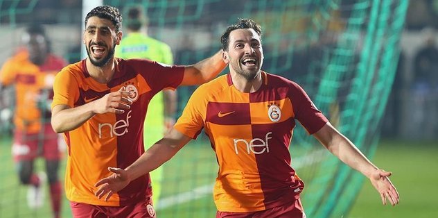<a href="/index/galatasaray?id=7f09f678-d15c-4176-9e83-4dac7890c57b" class="" rel="tag">Galatasaray</a> grab 2-1 away lead in Turkish Cup