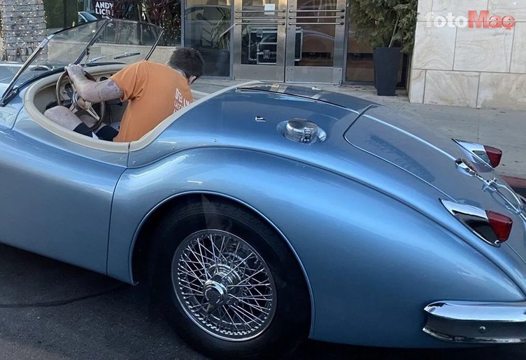 Yeni damat Brooklyn Beckham milyonluk klasik otomobiliyle görüntülendi!