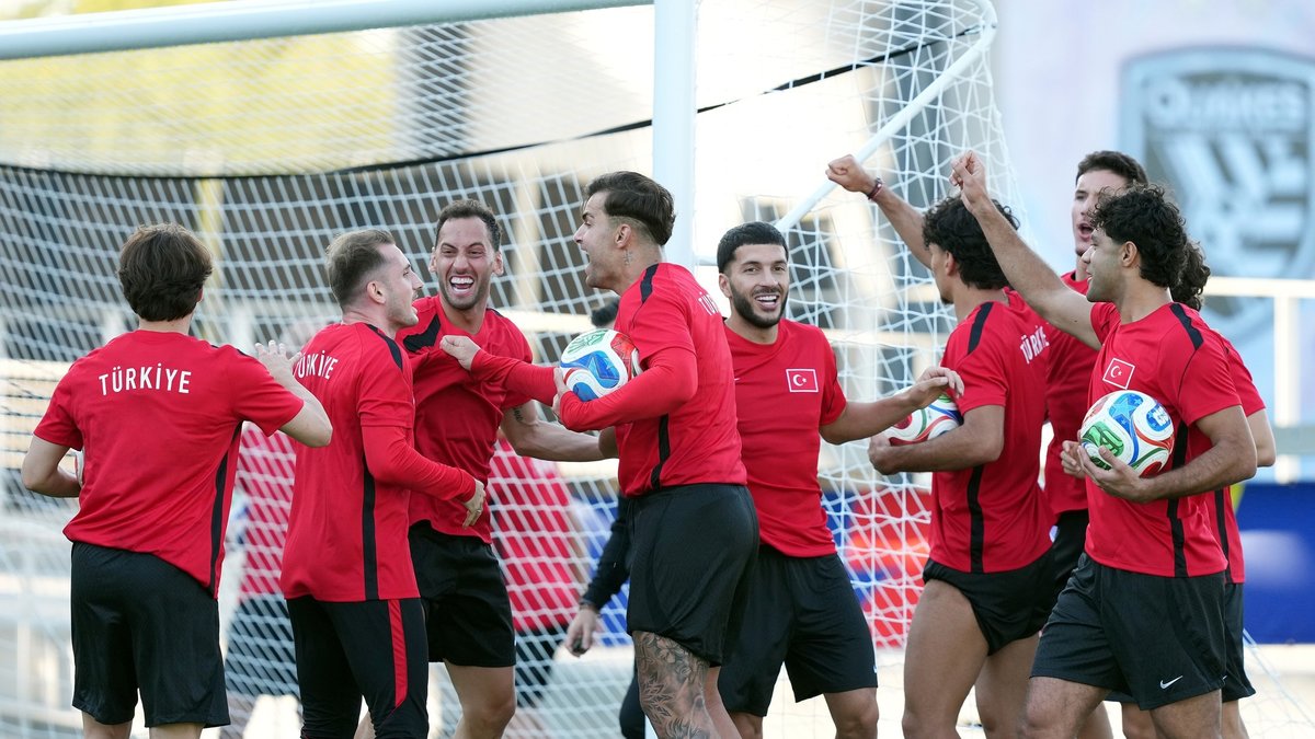 A Milli Futbol Takımımız Paraguay maçı hazırlıklarını tamamladı