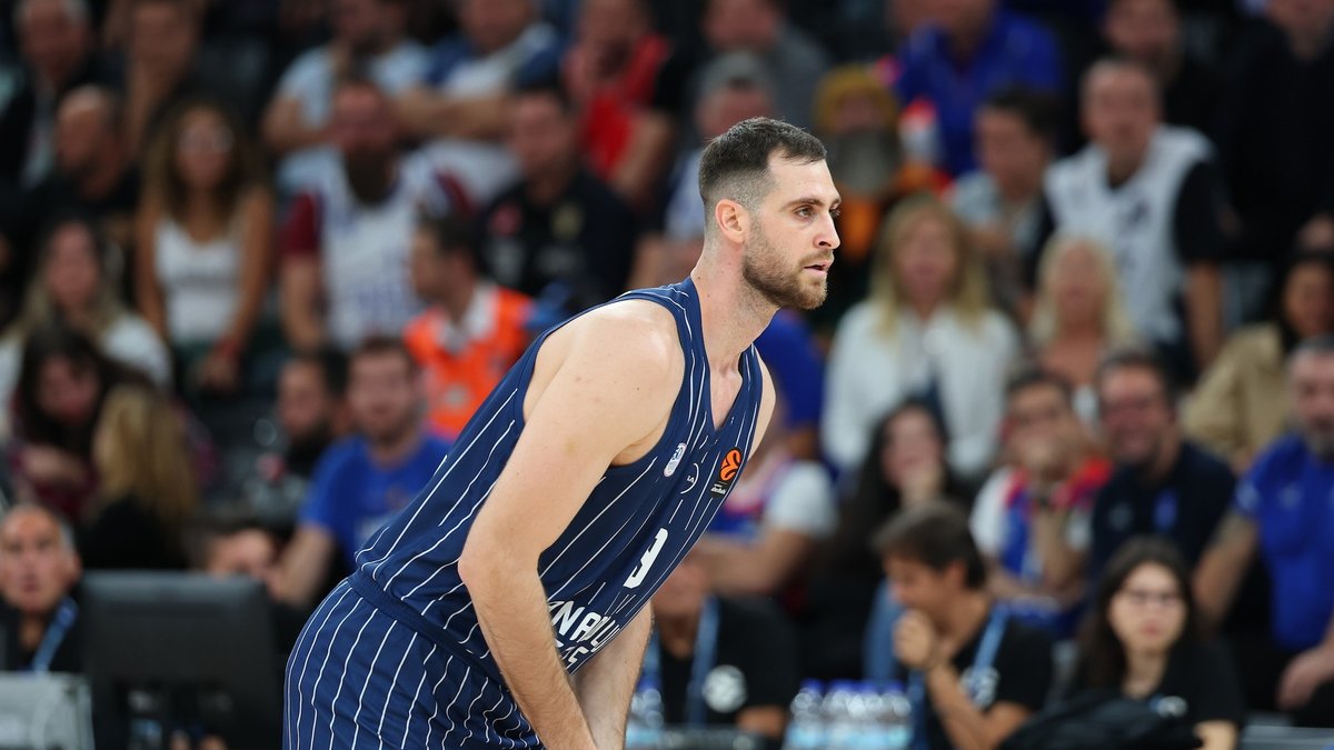 Anadolu Efes'te Georgios Papagiannis ameliyat edildi