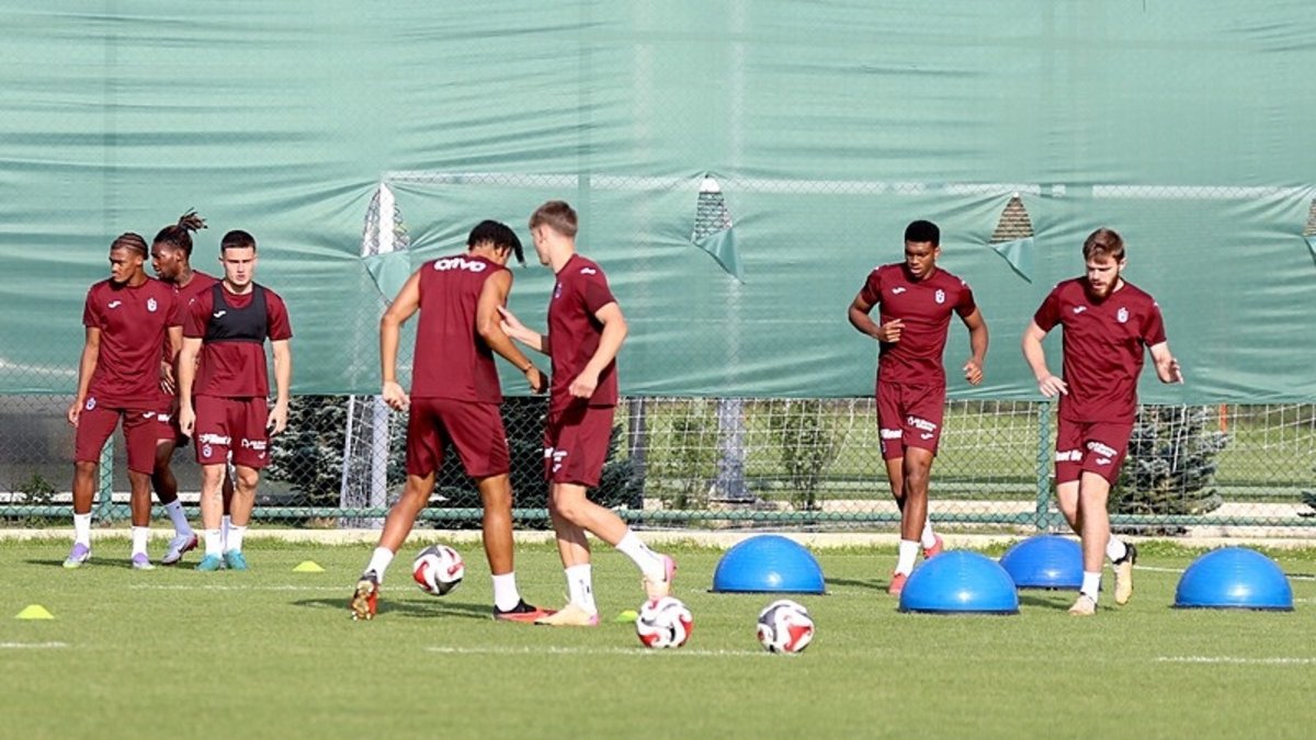 Trabzonspor'un Erzurum kamp çalışmaları sürüyor Trabzonspor'un Erzurum kamp çalışmaları sürüyor