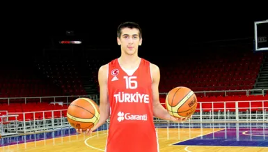 Kenan Sipahi İspanya’da kaldı
