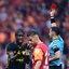 Göztepe G.Saray karşısında 10 kişi kaldı!