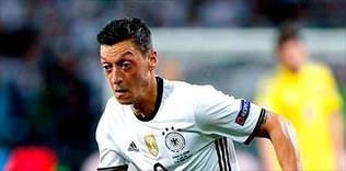 Mesut Özil’den büyük jest