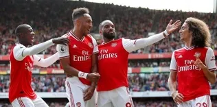 Arsenal iki golle kazandı