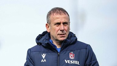 SON DAKİKA - Trabzonspor'da Abdullah Avcı istifa etti!