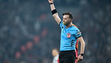 Galatasaray’dan maç sonu kırmızı kart tepkisi! İngilizce bilmeyen hakem nasıl oldu da...