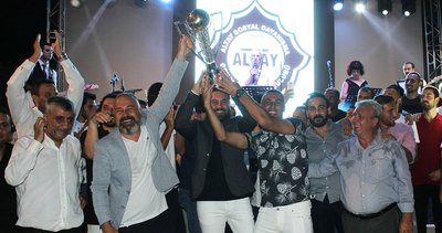 Şampiyonların gecesi İzmir'i aydınlattı