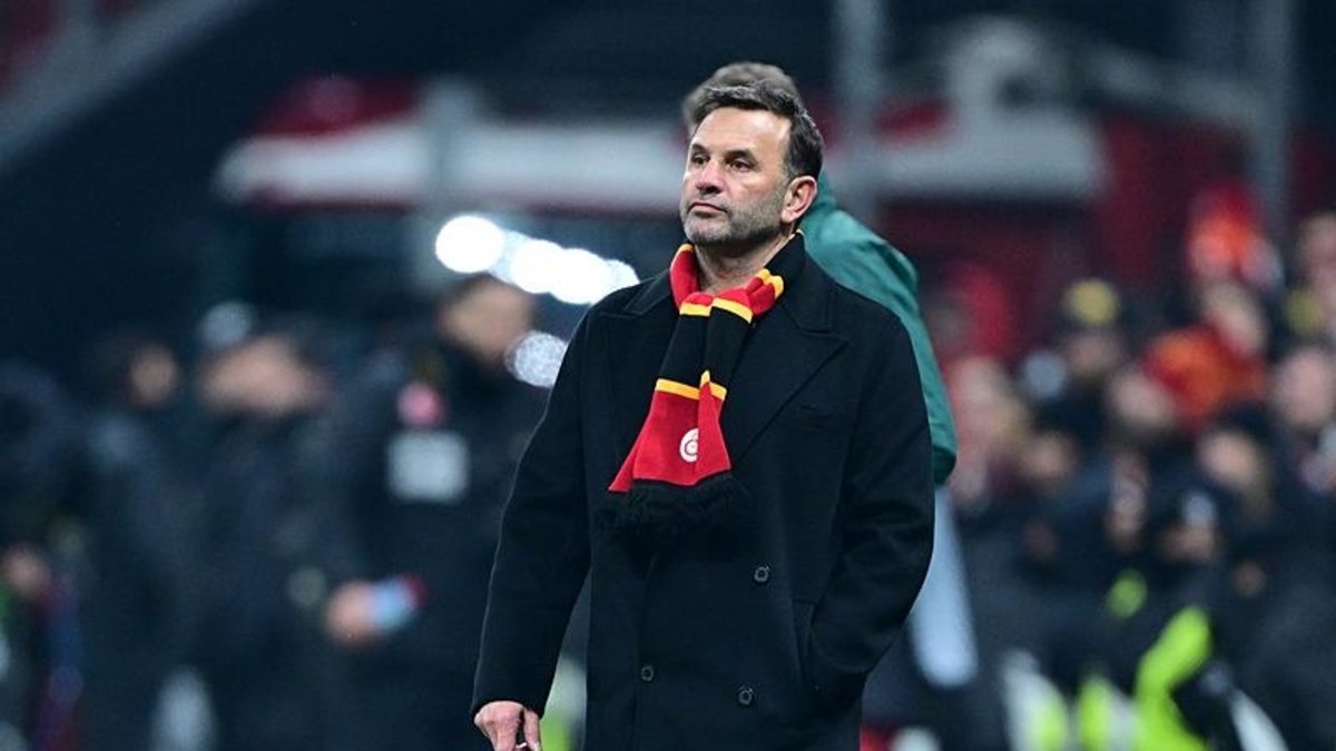 Bülent Timurlenk'ten Okan Buruk'a eleştiri! Galatasaray'ın en formsuz ismi Bülent Timurlenk'ten Okan Buruk'a eleştiri! Galatasaray'ın en formsuz ismi