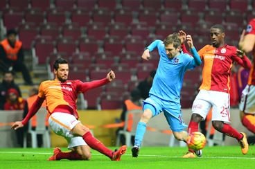 Galatasaray-Trabzonspor maçına tepki yağdı!