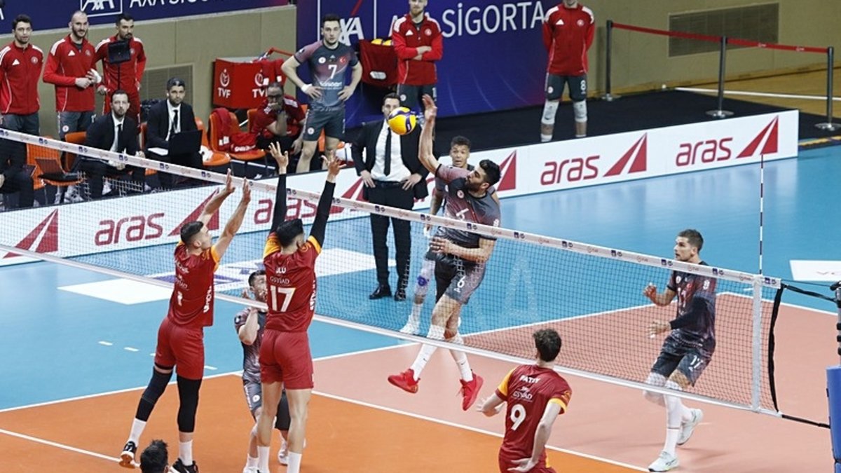 AXA Sigorta Erkekler Kupa Voley şampiyonu Ziraat Bankkart!