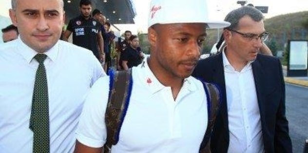 Fenerbahçe'nin yeni transferi Andre Ayew İstanbul'a geldi | ANDRE AYEW KİMDİR?