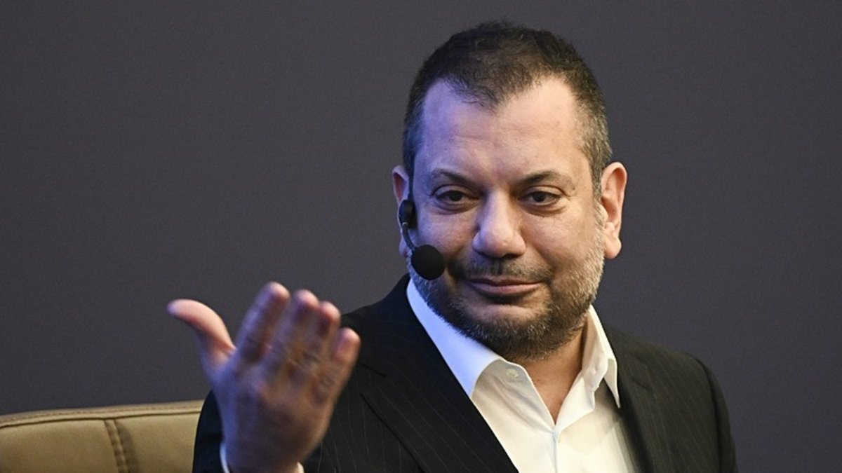 Devlere kafa tutuyor