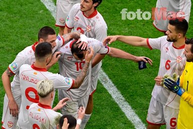 Son dakika spor haberi: Kuzey Makedonya - Hollanda maçında Goran Pandev milli takıma veda etti! İşte o anlar... EURO 2020 haberi