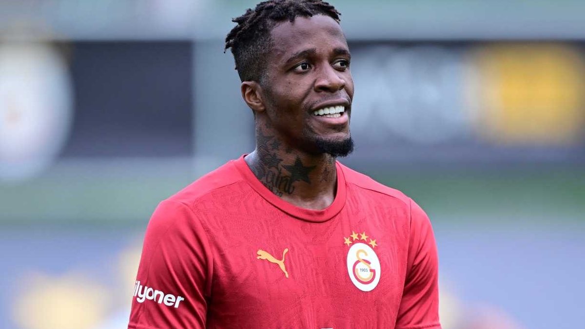 Wilfried Zaha, Galatasaray'a veda etti!