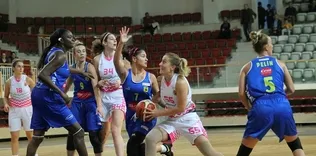 Kadınlar Ligi’nde yumruklar konuştu