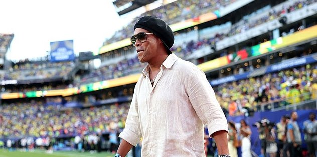 Ronaldinho futbola geri dönüyor! Çifte görev üstlenecek