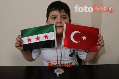 Suriye savaşında ayağını kaybeden küçük Hamis'e sürpriz! Mohammed Salah ve Santos...