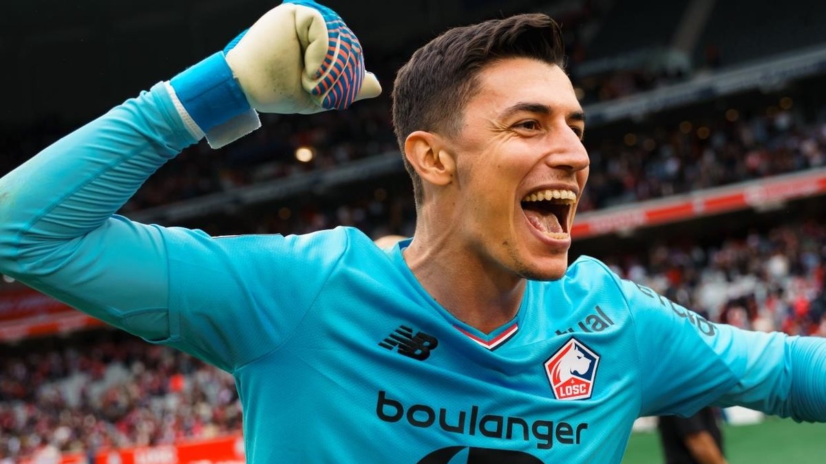 Roma-Lille maçında Berke Özer üst üste 3 penaltı kurtardı