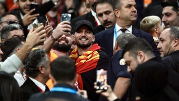 Mertens Cimbom’u özlüyor