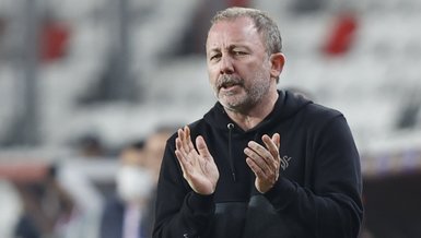 Sergen Yalçın üç hocayı gönderdi