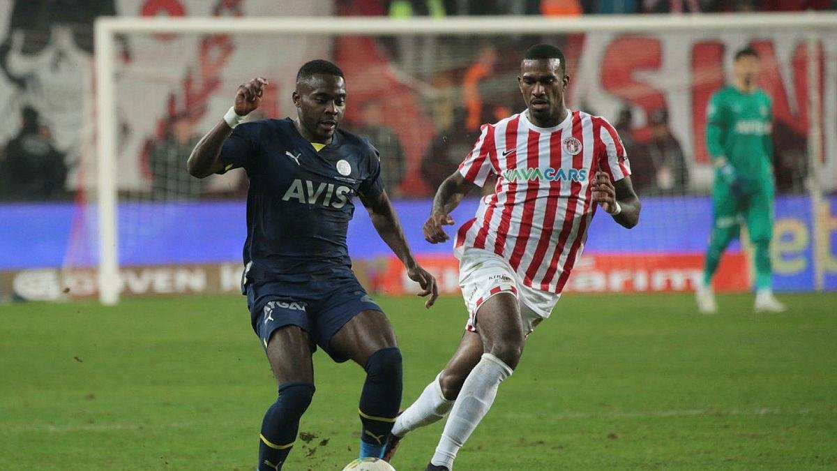 Osayi görüşme odasına