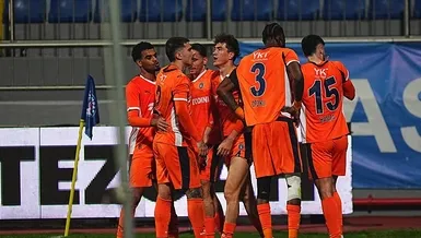 Başakşehir Fener'e bileniyor
