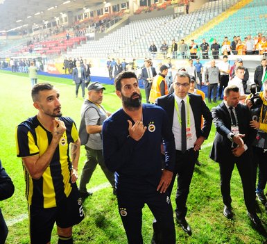 ’Kötü futbolun sebebi’ Mehmet Topal!