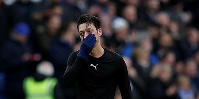 Alan Shearer'dan Mesut'a ağır suçlama!