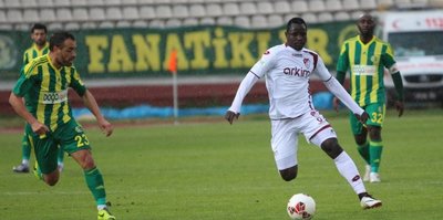 Karabükspor, Traore ile sözleşme imzaladı